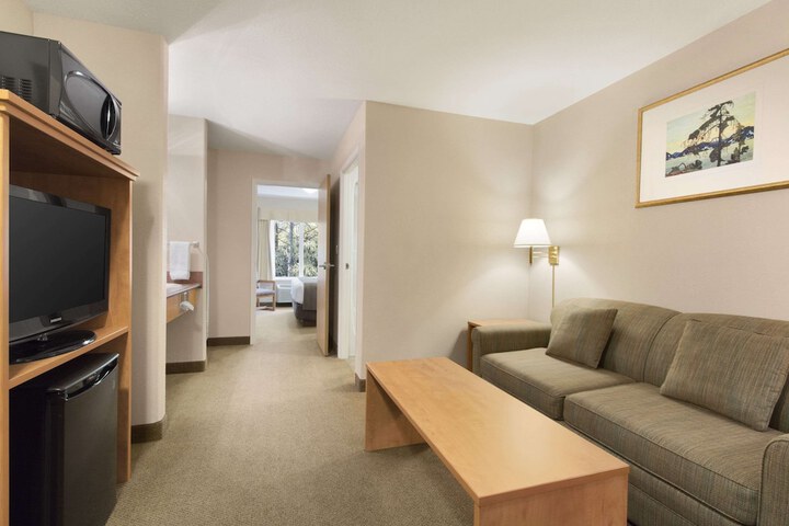 Room 11 of 26