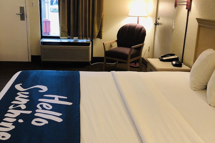 Room 9 of 41