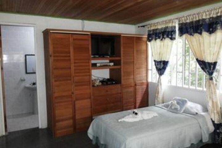 Room 5 of 14