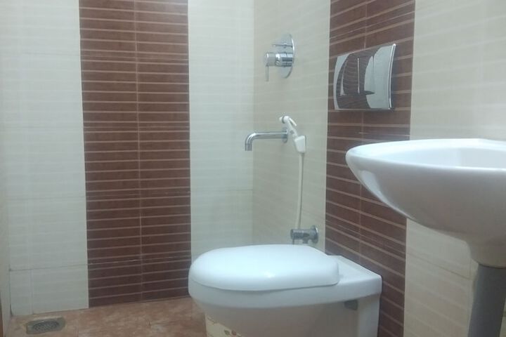 Room 20 of 33