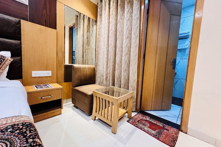 Room 17 of 35