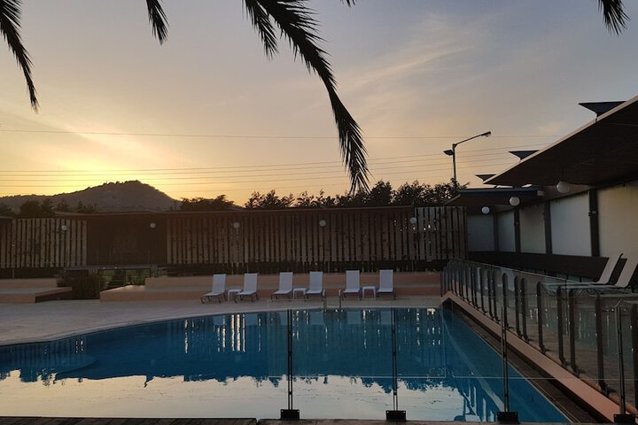 Pool 28 of 40