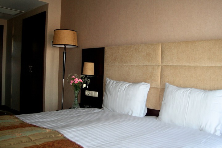 Room 11 of 50