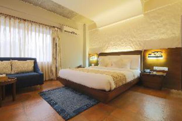 Room 11 of 23