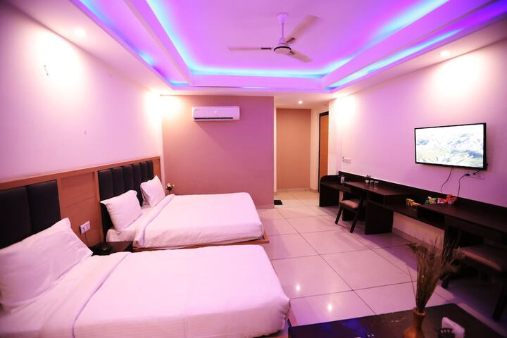 Room 14 of 24