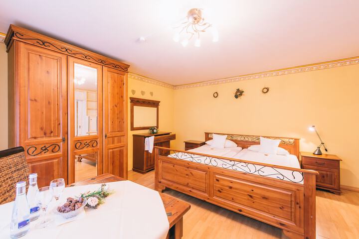 Room 2 of 31