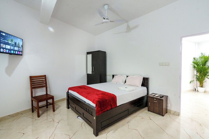 Room 7 of 33