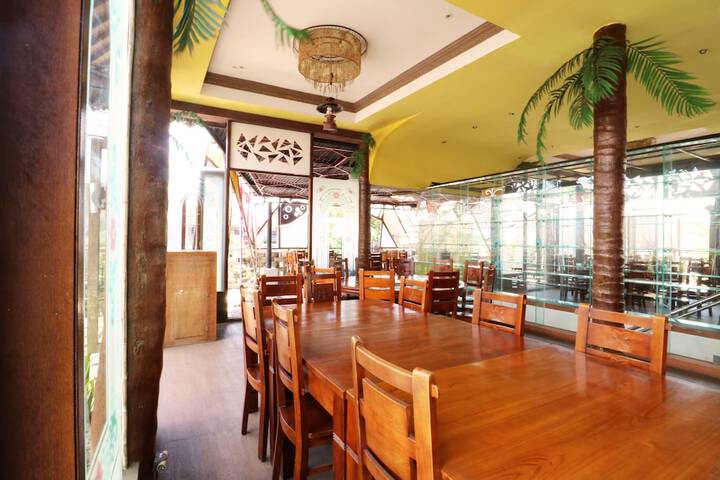 Food court