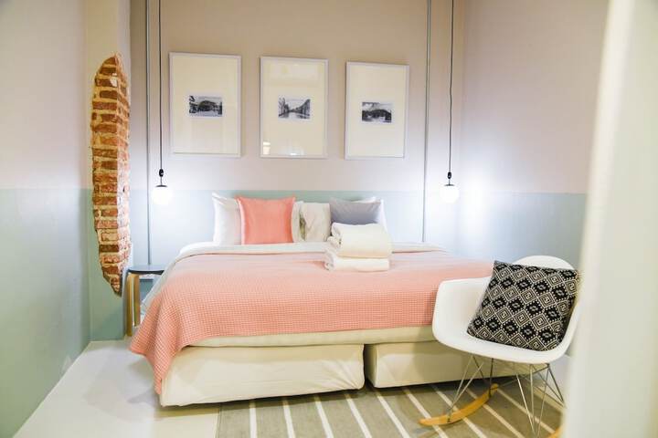 Room 8 of 37