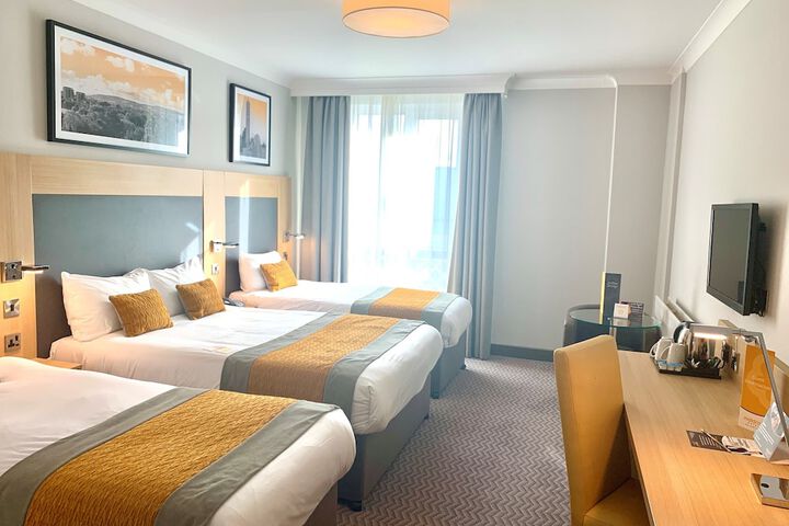 Room 5 of 33
