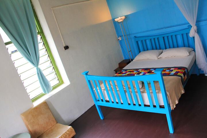 Room 5 of 49