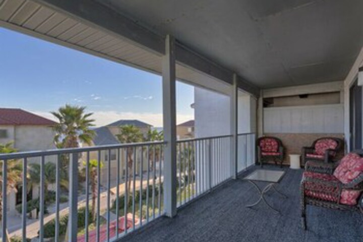 Terrace/Patio 2 of 26