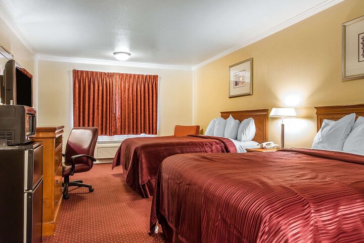 2 Queen Beds Upgrade (1 of 7)