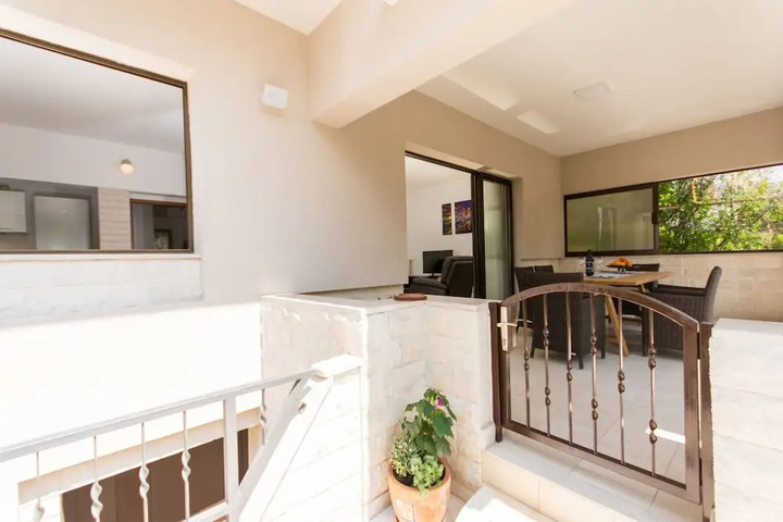 Terrace/Patio 6 of 17