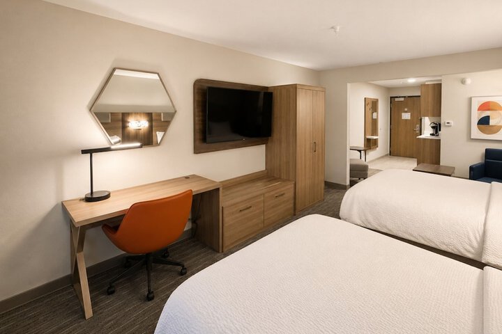 Room 35 of 107
