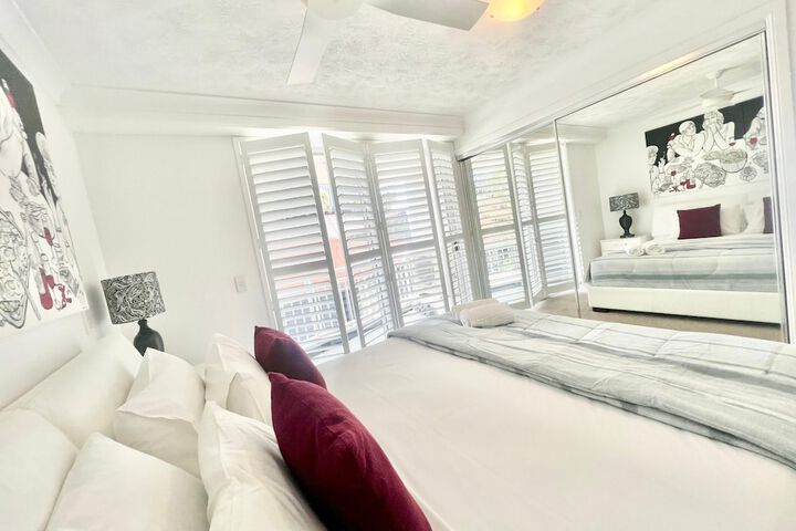 Room 16 of 102