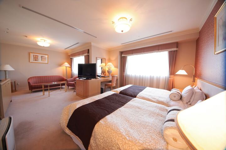 Room 6 of 43