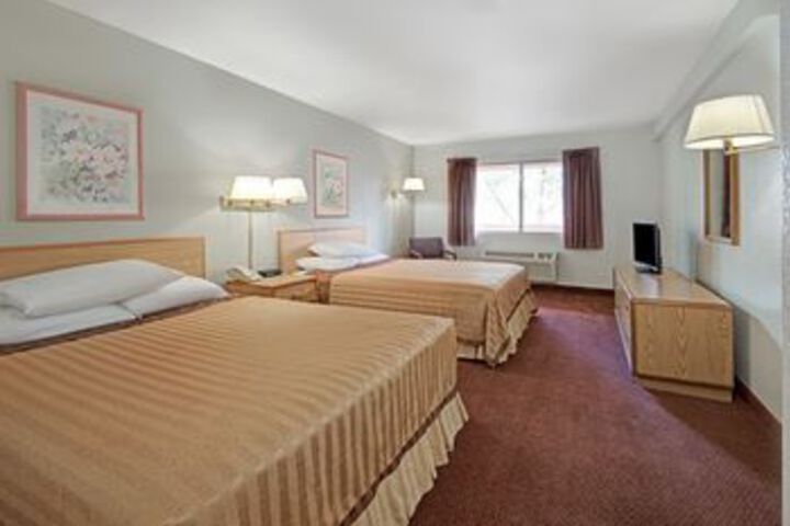 Room 43 of 84