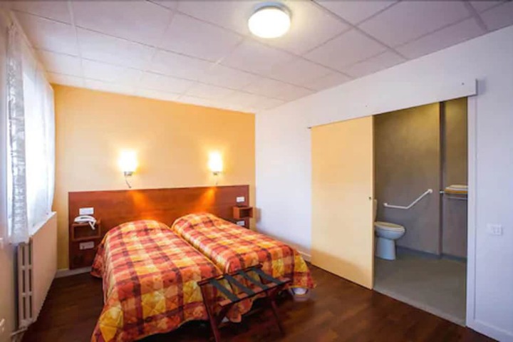 Room 3 of 35