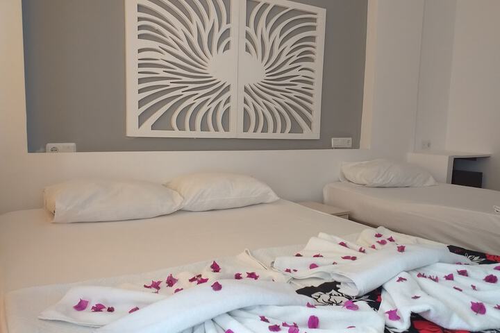 Room 2 of 17