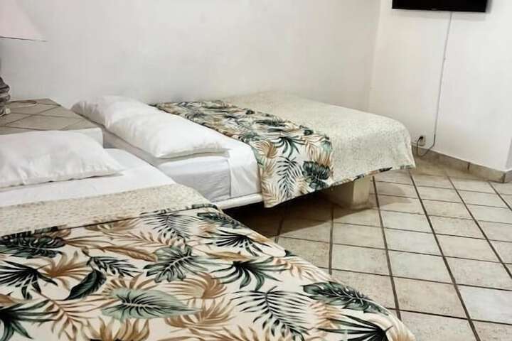 Room 3 of 10