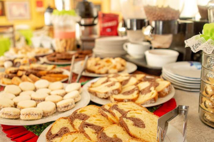 Breakfast/Coffee Service 27 of 35