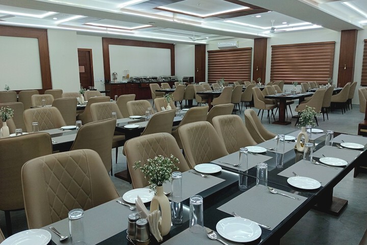 Dining 20 of 26