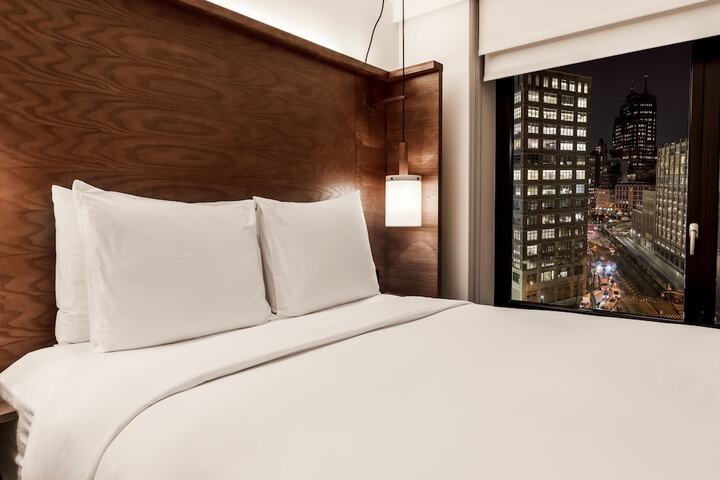 1 King Bed (32 of 33)