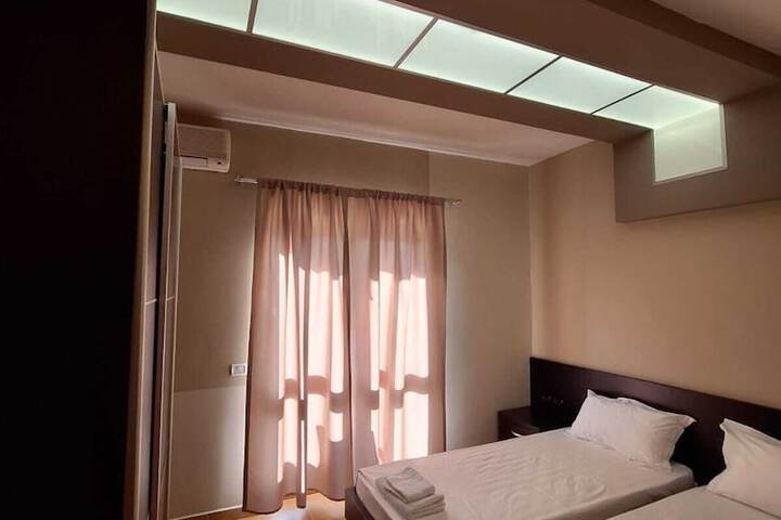 Room 4 of 27