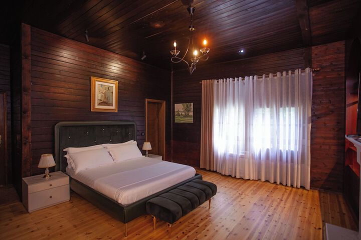 Room 5 of 34