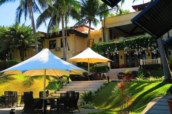 Hotel Exterior 47 of 51