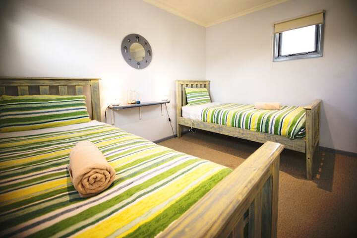 Room 28 of 105