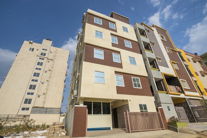 OYO Flagship 30074 Electronic City