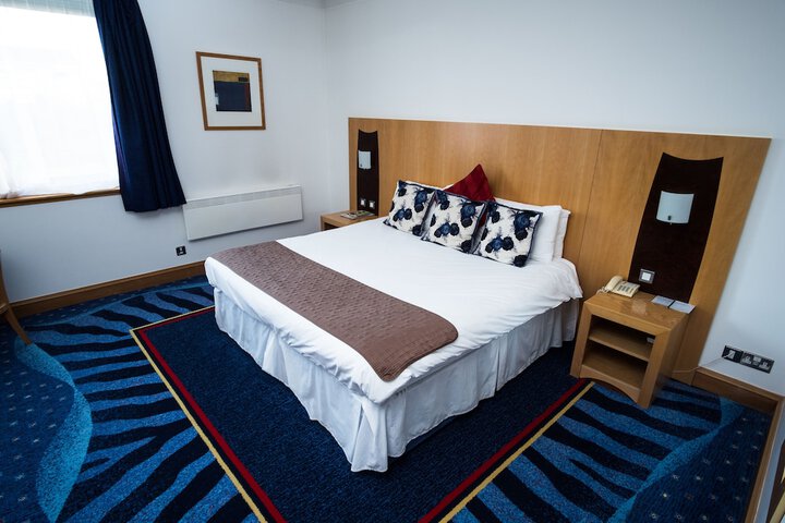 Room 4 of 39