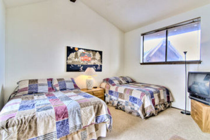 Room 5 of 11