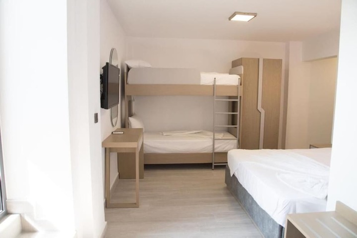 Room 16 of 52