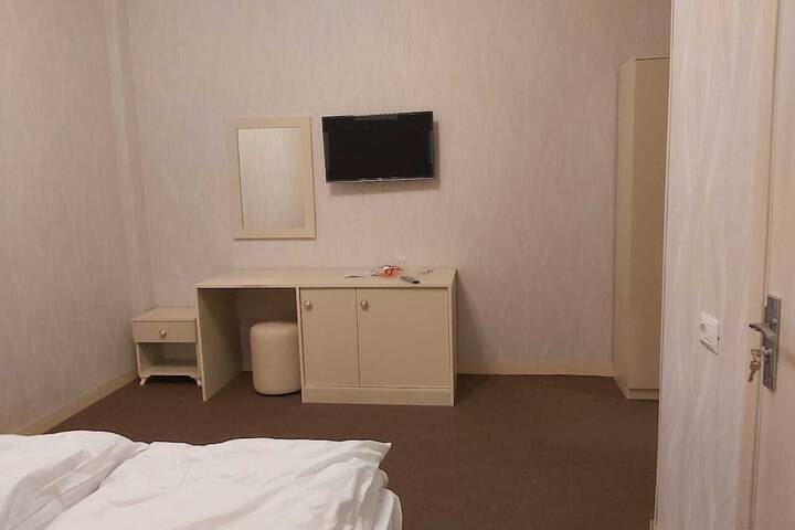 Room 10 of 19