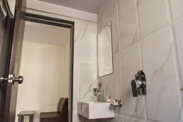 Room 21 of 24