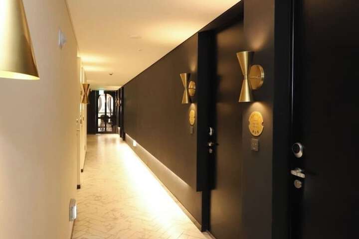Ballroom/Hall 30 of 34