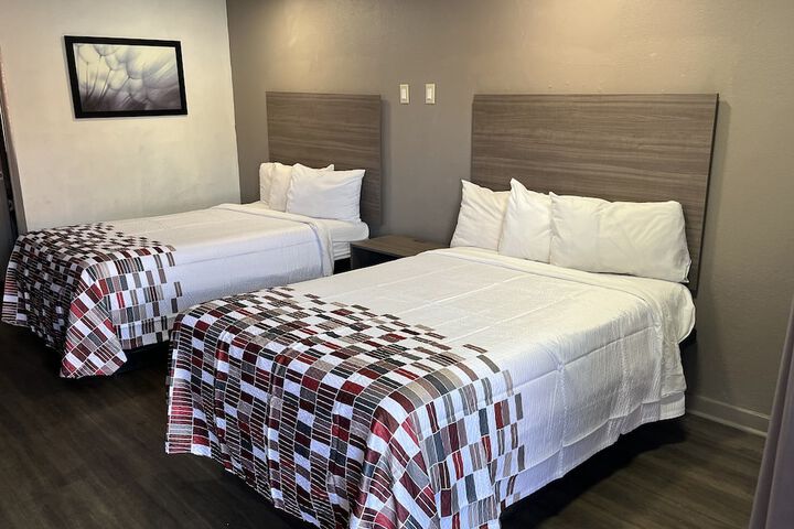 Room 5 of 18