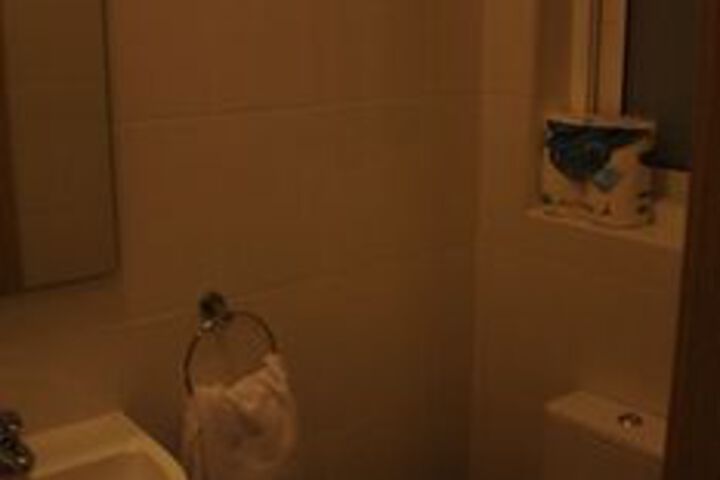 Room 7 of 38