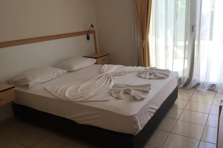 Room 8 of 14