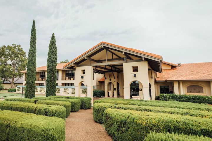 Exterior of Chateau Elan at the Vintage