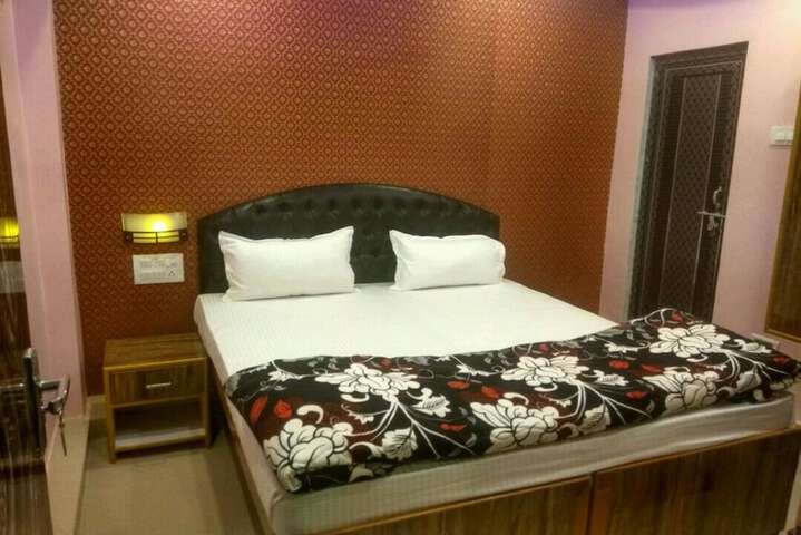 Room 8 of 19