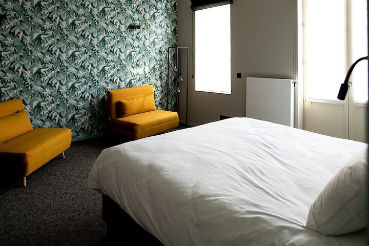 Room 4 of 25