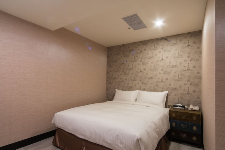 Room 26 of 69