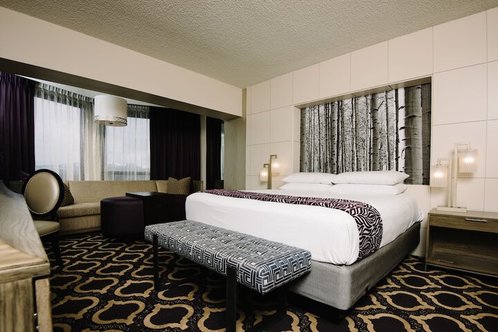 1 King Bed (15 of 19)