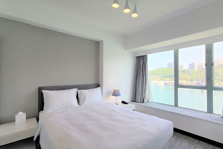 Room 32 of 50