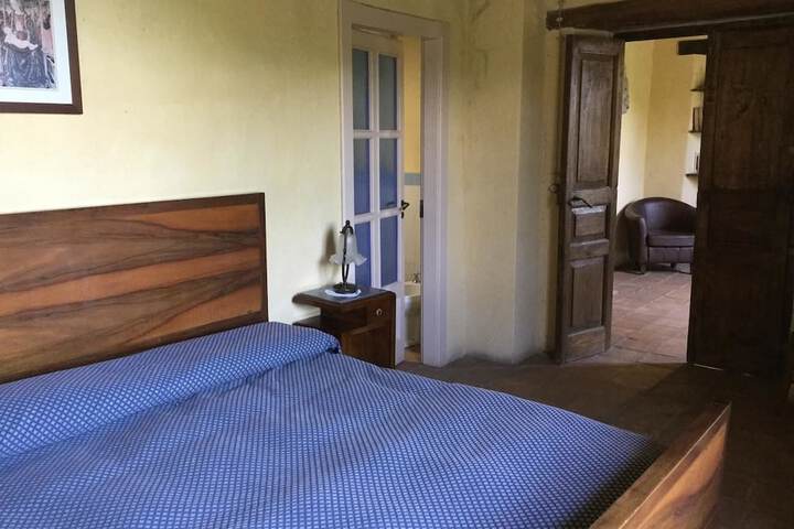 Room 10 of 28