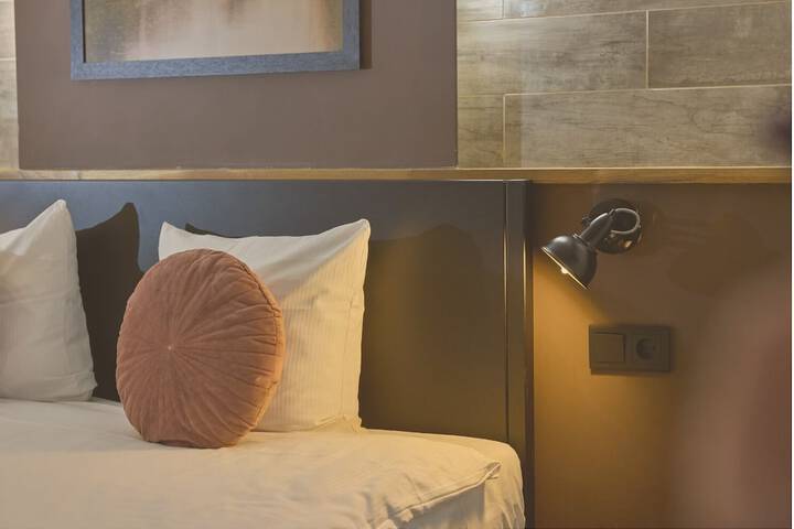 Room 52 of 110